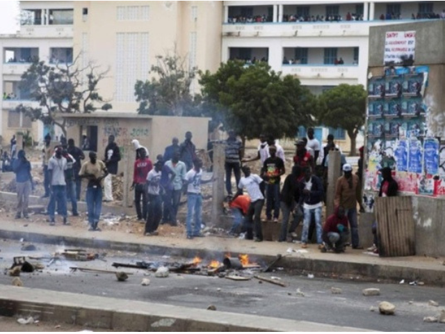 Article : Université Cheikh Anta Diop de Dakar: y en a marre